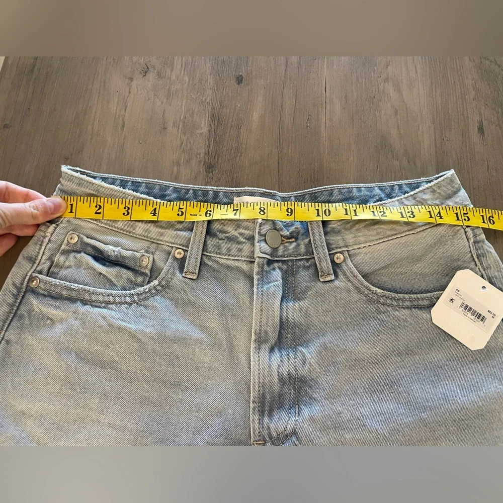 NEW! Altard State light wash women’s shorts size Medium